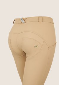 Freddy PUSH UP SUPERSKINNY - Pantalones - irish cream