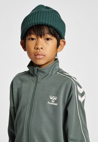Hummel SET - Trainingspak - laurel wreath