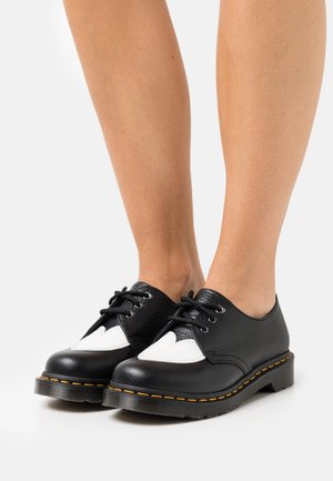 Dr. Martens, Derbies - black