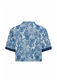 Cămașă cu mâneci scurte, albastră, cu un model floral, prevăzută cu guler și tiv texturat albastru închis la mâneci. Vedere din spate afișată.