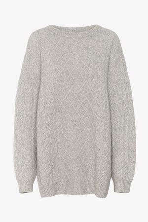 Svijetlosivi džemper s pletenim uzorkom, dugih rukava, okruglog izreza i teksturiranim uzorkom; širokog kroja s rebrastim manžetama i rubom.