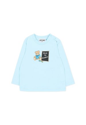 Jasnoniebieska niemowlęca koszulka z długim rękawem z misiem, kredkami i tablicą z napisem "BACK TO Moschino" z przodu.
