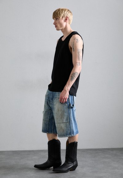 MM6 Maison Margiela Klasiski puszābaki - black