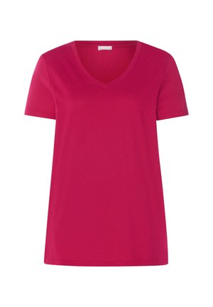 Jednoduché krátké tričko jasně růžové barvy s výstřihem do V, zobrazené na bílém pozadí.