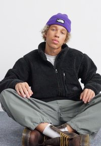 The North Face TNF LOGO BOX CUFFED  - Čepice - peak purple