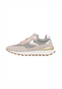 Sneaker beige e grigio con lacci rosa, suola bianca e dettagli in oro metallizzato, mostrato di lato su uno sfondo bianco.