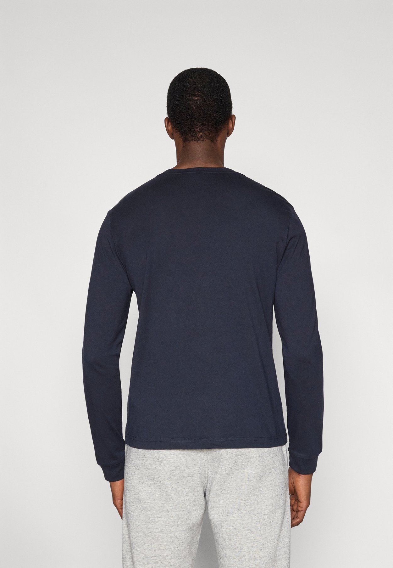 BASICS LONG SLEEVE LARGE LOGO