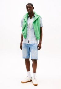 Tommy Jeans SCANTON  - Jeansshorts - denim light