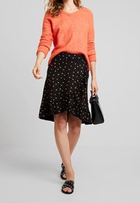 Culture Trui - orange