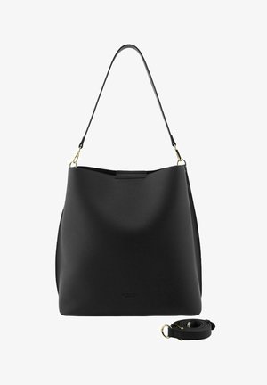 Zwarte leren bucketbag met enkele schouderband en afneembare lange crossbodyriem, minimalistisch ontwerp met goudkleurige hardware.