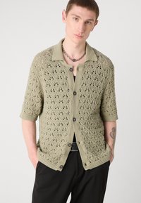 Thumbnail Image 7