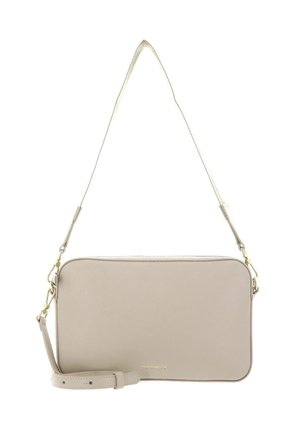 Rechthoekige beige leren crossbodytas met hardware in goudkleur, verstelbare schouderriem en minimalistisch design.