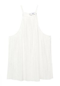 Weißes, gefältetes Tanktop mit dünnen Trägern und unregelmäßigem Saum. Der strukturierte Stoff verleiht dem einfachen, eleganten Design Tiefe.