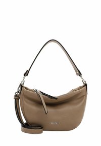 Borsa in pelle color tan con una silhouette curva, tracolla nera, cerniera argentata e un sottile logo sul davanti. Texture liscia.