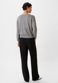comma - Sweter