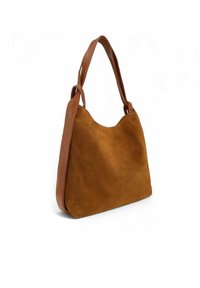 Sac à épaule en daim marron avec des accents en cuir tan lisse, au design incurvé et doté de deux poignées, offrant une grande ouverture.