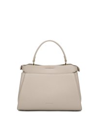 Borsa in pelle taupe con design strutturato, manico superiore singolo e logo in rilievo discreto. Presenta una superficie testurizzata e una forma snella.