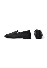Sorte læder loafers med en glat finish, slip-on design og minimal syning; flad sål og let hæl.