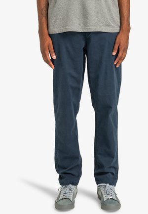 HOWLAND - Chino - eclipse navy