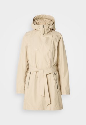 Beige waterdichte jas met ritssluiting en knopen, verstelbare capuchon en riem. Voorzien van twee zijzakken met rits en een gladde textuur.