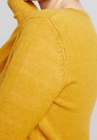 JDY Jersey de punto - gold-coloured