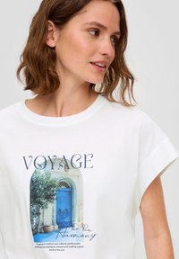 s.Oliver MIT KAPPÄRMELN - T-shirt print - weiß