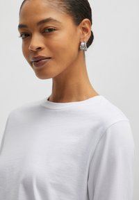 EDITED NYLAH - Longsleeve - weiß