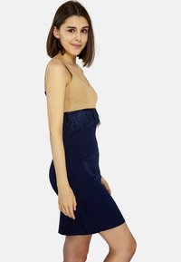TOOche FEDER - Freizeitkleid - dark blue beige