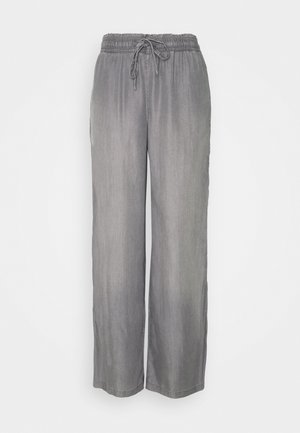 Pantalones grises de pierna ancha con cintura elástica y cordón frontal, hechos de tela suave y ligera.