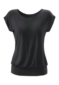 Melns īsām piedurknēm tops, izgatavots no mīksta materiāla, ar apaļu dekoltē un brīvu piegriezumu, ar nedaudz savāktu apakšējo malu.