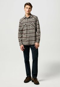 Wrangler WESTERN  - Camicia - rich black