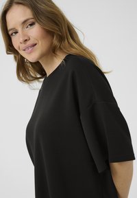 Culture CUALWINE CHABRINA OVERSIZED - Pamata T-krekls - black