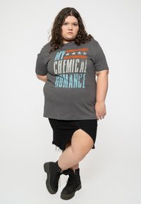 Paradiso Clothing MY CHEMICAL ROMANCE RACEWAY - Print T-shirt - charcoal