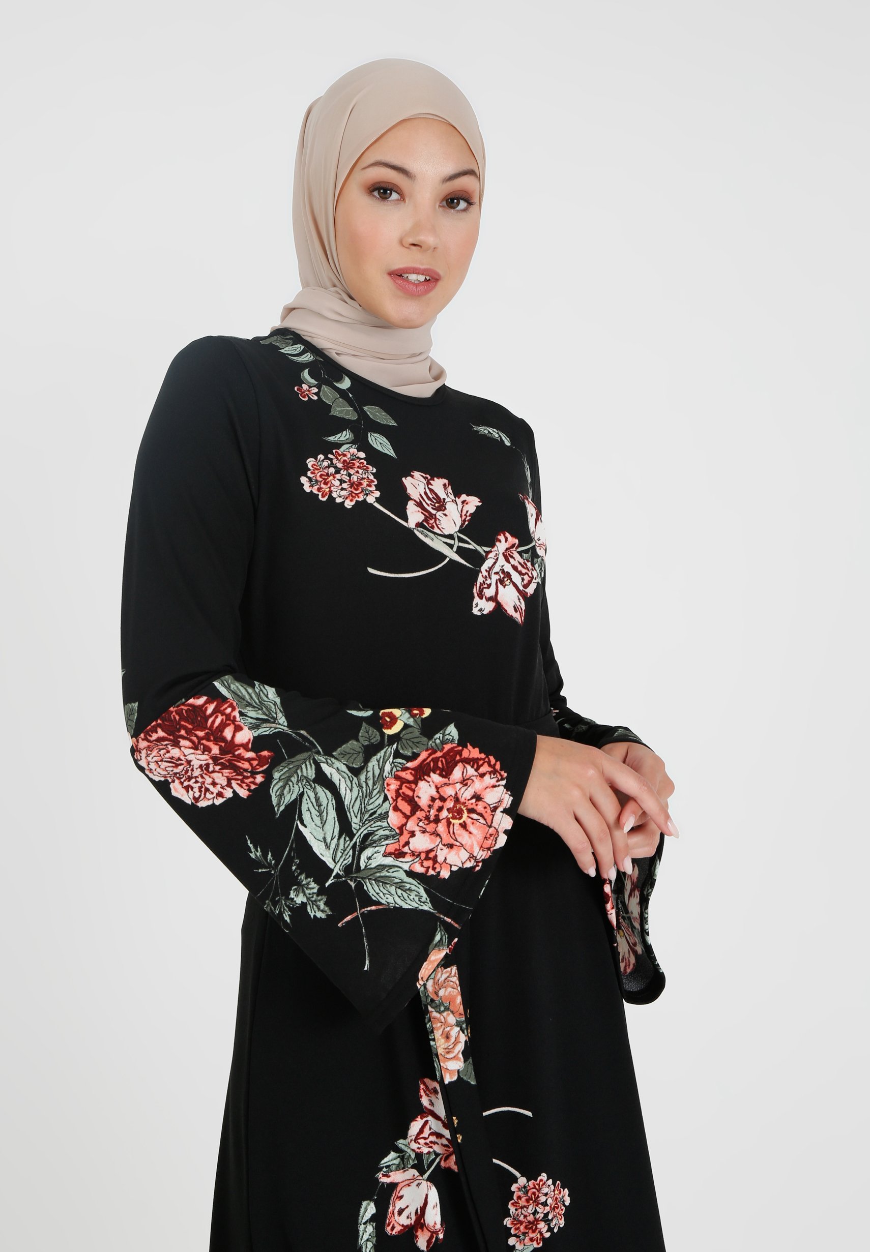 modanisa black dress