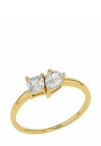 Złoty pierścionek z dwoma kamieniami szlachetnymi: kamień w kształcie księżniczki i owalny, oba osadzone w sztyftach, z gładką obrączką.