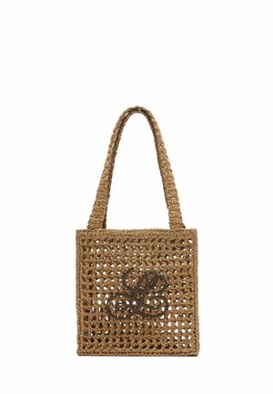 Rjava tkanina torba za nošenje z ravno obliko in pletenimi ročaji, na sprednji strani pa temen dekorativni napis v obliki logotipa na sredini.