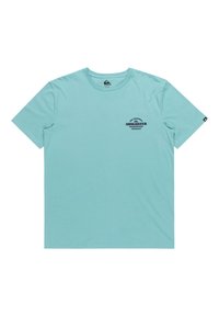 Světle modré bavlněné tričko s krátkými rukávy, kulatým výstřihem a černým logem "Quiksilver" tištěným na přední straně nad levým lemem.