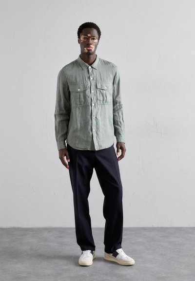 PS Paul Smith MENS L/S CASUAL FIT UTILITY - Marškiniai - khaki