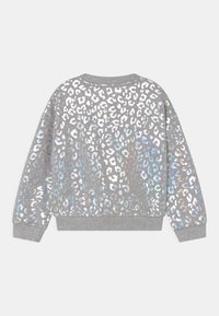 Felpa grigia con un motivo leopardato argentato lucido sulla parte posteriore. Dotata di scollo rotondo e polsini a coste.