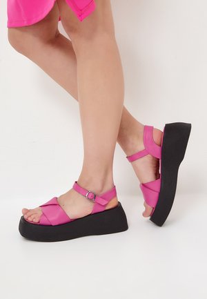 Platform sandals - fushia