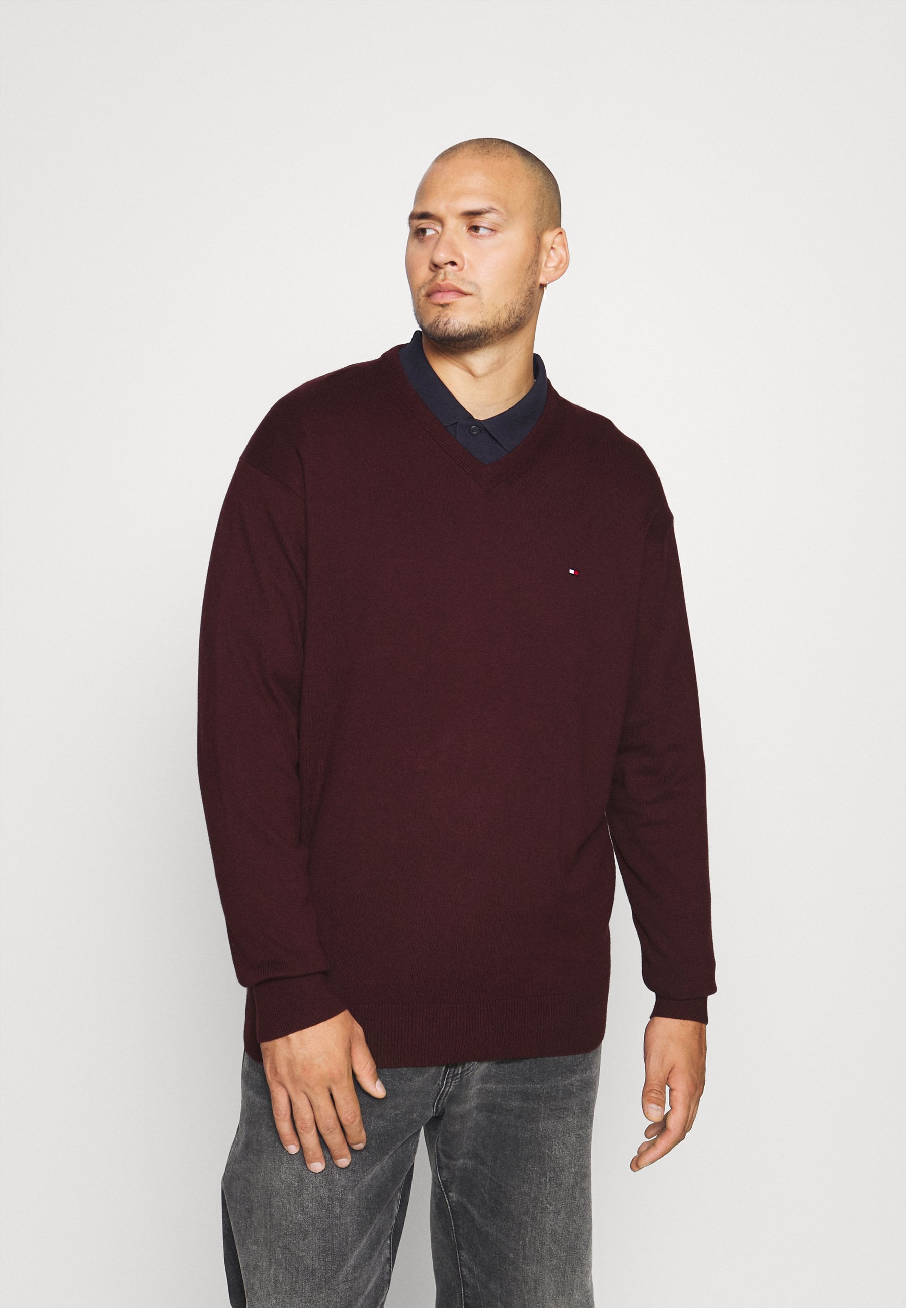 tommy hilfiger burgundy jumper