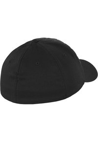 Cappellino da baseball nero, in cotone, con un pannello testurizzato e trapuntato sul retro. Visiera curvata e fori di ventilazione sui lati.