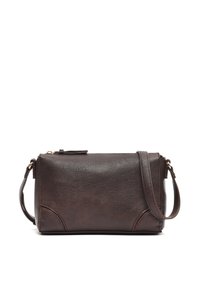 Hnedá kožená crossbody taška s textúrovaným povrchom, obdĺžnikového tvaru, so zipsom a tenkým ramenným pásom. Ozdoby zahŕňajú zlaté kovanie.