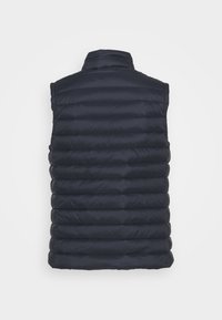 Granatowa puchowa kamizelka z wysokim kołnierzem, pikowanym wzorem z poziomymi sekcjami i gładką fakturą. Brak widocznych elementów metalowych lub ozdób.