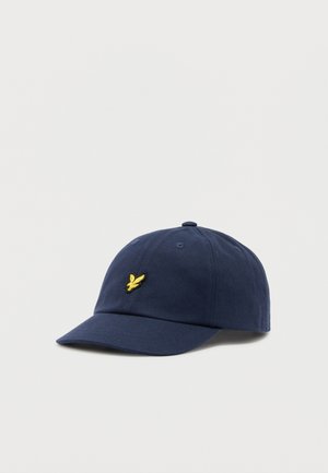 Cappellino da baseball blu navy con visiera curva e piccolo logo di uccello giallo ricamato al centro davanti.