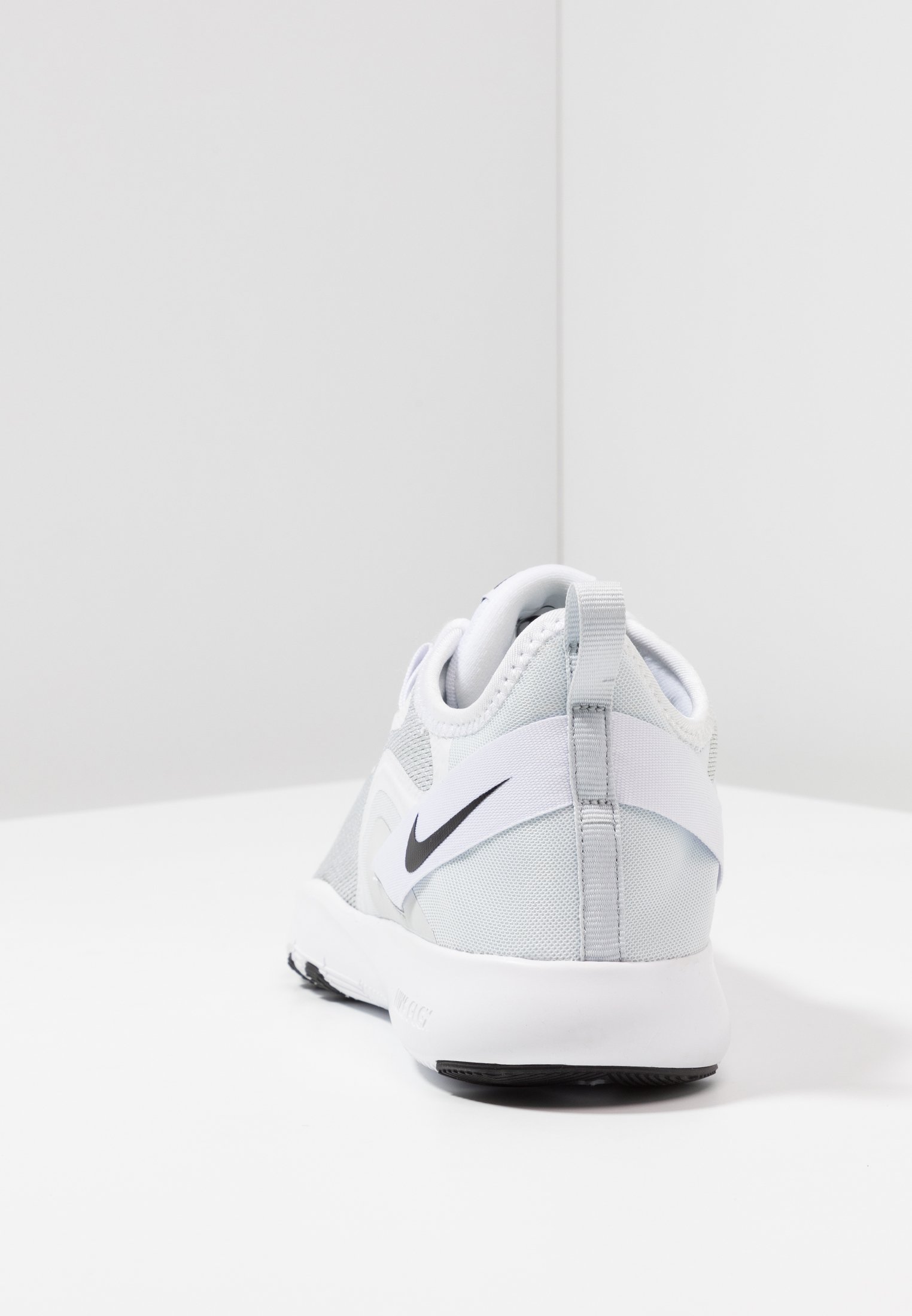 nike performance flex trainer