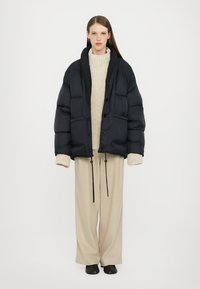 CLOSED REVERSIBLE JACKET - Téli kabát - black