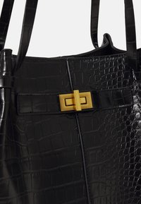 Gina Tricot LONG STRAP BAG - Shoppingveske - black croc