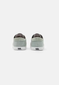 HUB Sneaker low - cucumber/white