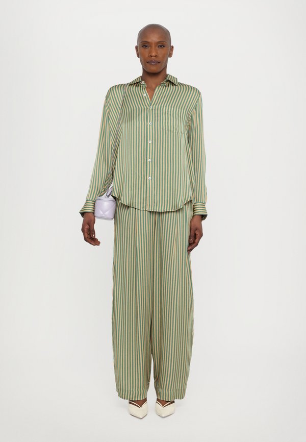 SOFIA  - Button-down blouse2